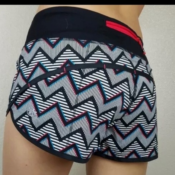 Rare lululemon chevron seawheeze shorts a11 - Picture 1 of 7